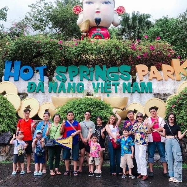 NUI THAN TAI  HOT SPRING  PARK