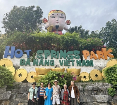 Tour suối khoáng nóng thần tài trải nghiệm tắm bùn