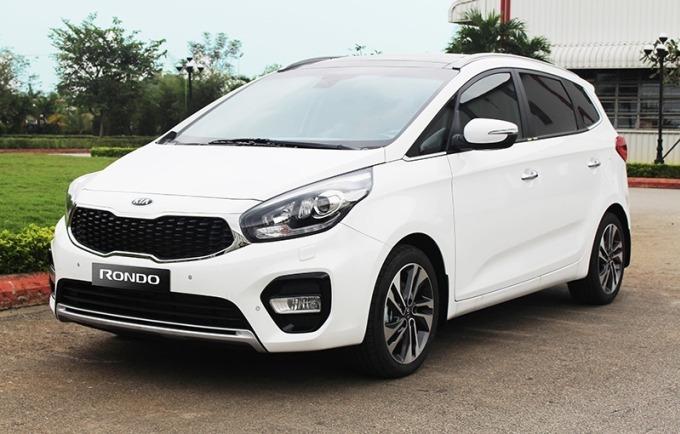 KIA Rondo: 7 seater car rental Da Nang