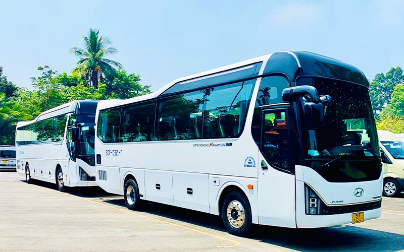 Thaco 29-30 seat van for rent in Da Nang